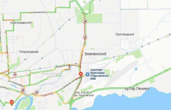 Трасса М-4 «Дон» «горит огнем»: километровая пробка скопились по направлению к Черному морю