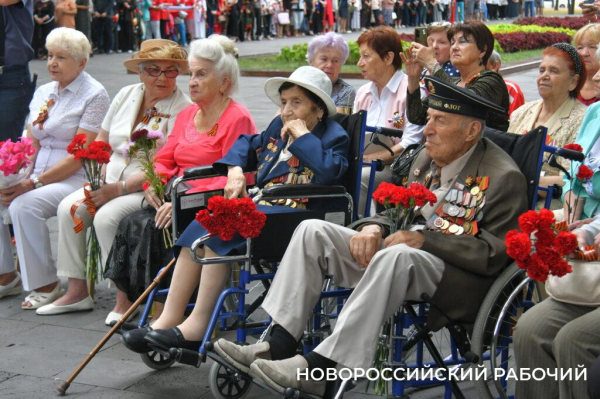 На 103-м году жизни вспомнить 43-й… Ветеран-легенда в гостях у города-героя Новороссийска