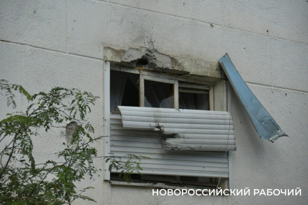 «Юбилей свадьбы мы так и не отметили…» В Новороссийске идет ликвидация последствий атаки ВСУ