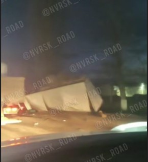Под Новороссийском «Форд» перевернул «Газель» Под Новороссийском «Форд» перевернул «Газель»