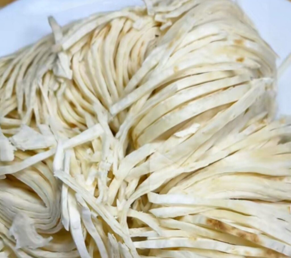 Пицца из лаваша за 15 минут на сковороде: быстро, вкусно и без лишних трат