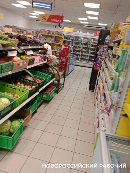 «Трудности с персоналом…» В «Магните» Новороссийска убрались после жалоб читателей «Новороссийского рабочего»