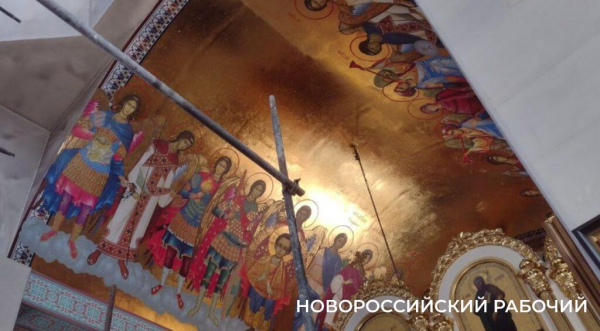 Холщовые фрески украсят стены храма в Новороссийске