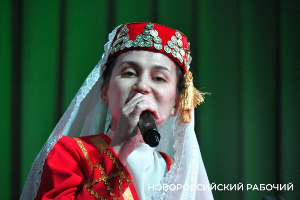 Услышать свадебную песню от новороссийской «ЭтноКрасавицы» — к счастливой семье