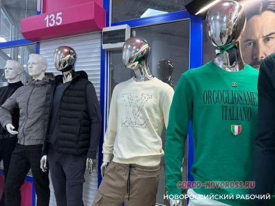 «Из-за таких, как ты, мы и закроемся!» Вещевому рынку в Новороссийске дают год