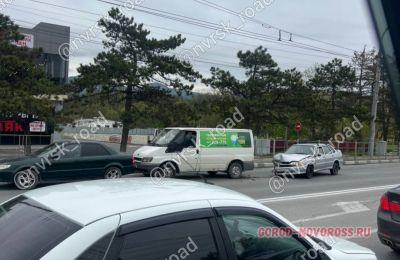 «День жестянщика» в Новороссийске. Фотоподборка ДТП за сегодня