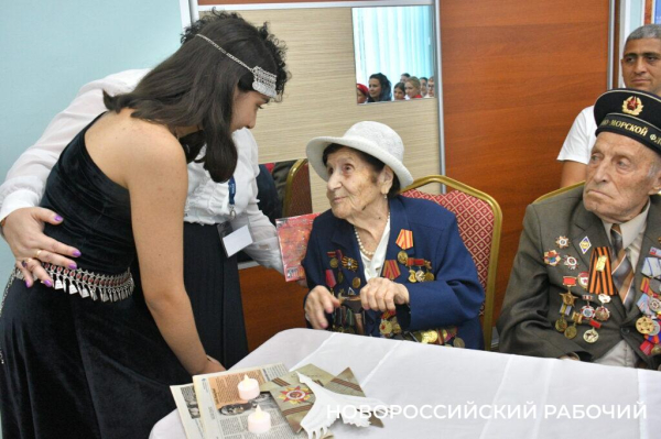 На 103-м году жизни вспомнить 43-й… Ветеран-легенда в гостях у города-героя Новороссийска