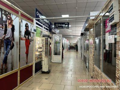 «Из-за таких, как ты, мы и закроемся!» Вещевому рынку в Новороссийске дают год