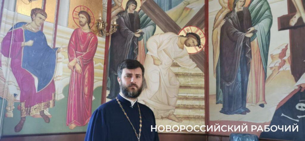 Холщовые фрески украсят стены храма в Новороссийске