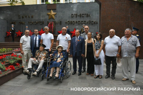 На 103-м году жизни вспомнить 43-й… Ветеран-легенда в гостях у города-героя Новороссийска