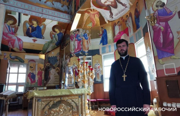 Холщовые фрески украсят стены храма в Новороссийске