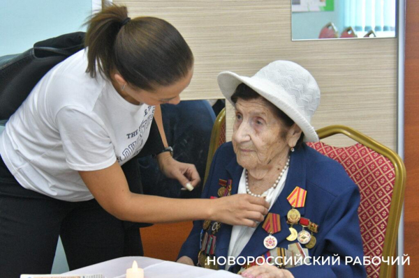 На 103-м году жизни вспомнить 43-й… Ветеран-легенда в гостях у города-героя Новороссийска
