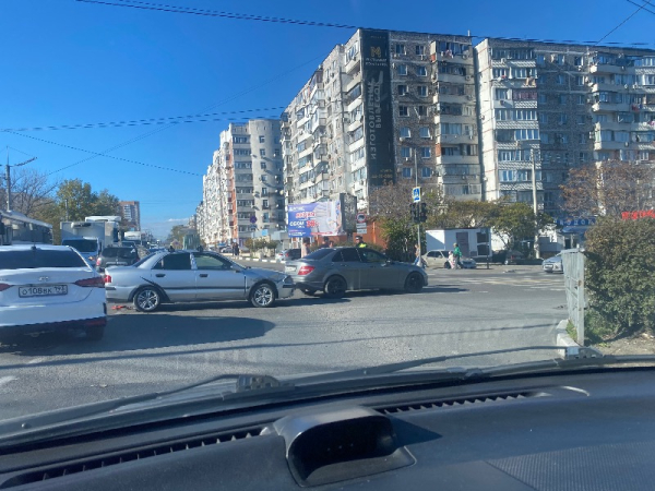 Чудовищные пробки в центре Новороссийска