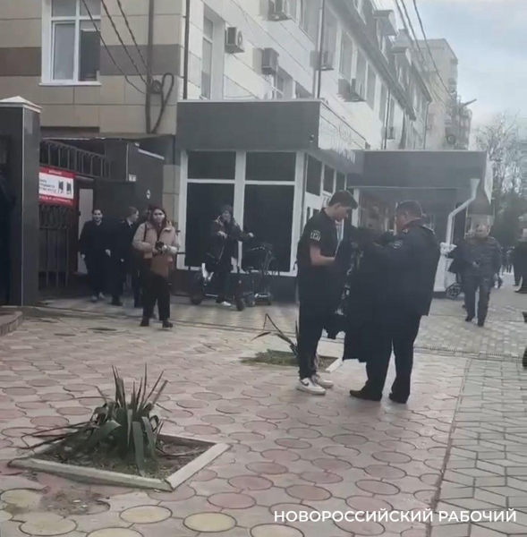 В техникуме Анапы студент устроил стрельбу В техникуме Анапы студент устроил стрельбу