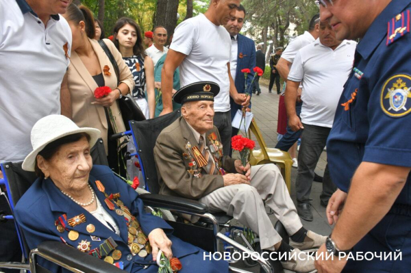 На 103-м году жизни вспомнить 43-й… Ветеран-легенда в гостях у города-героя Новороссийска