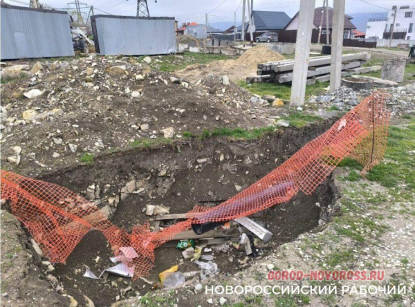 Новороссийцы сидят без воды, потому что заплатили за нее частникам?